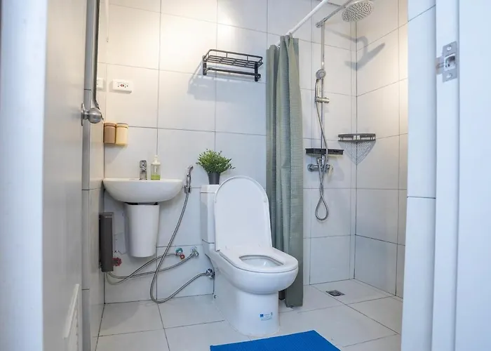 Apartment Modern With Balcony Near Ayala Makati *